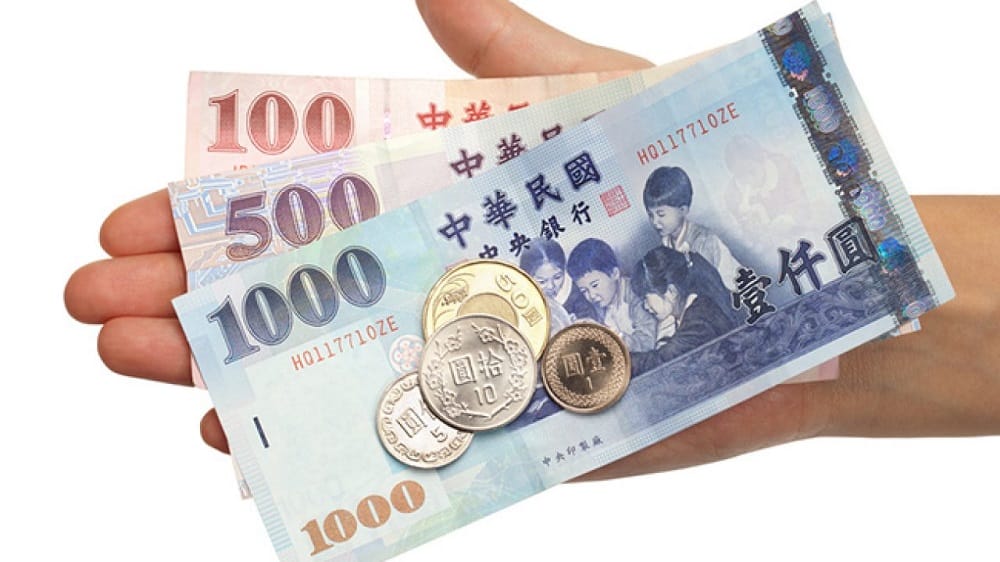Lao động gửi tiền đúng luật