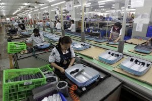 Con gái đi làm Đài Loan