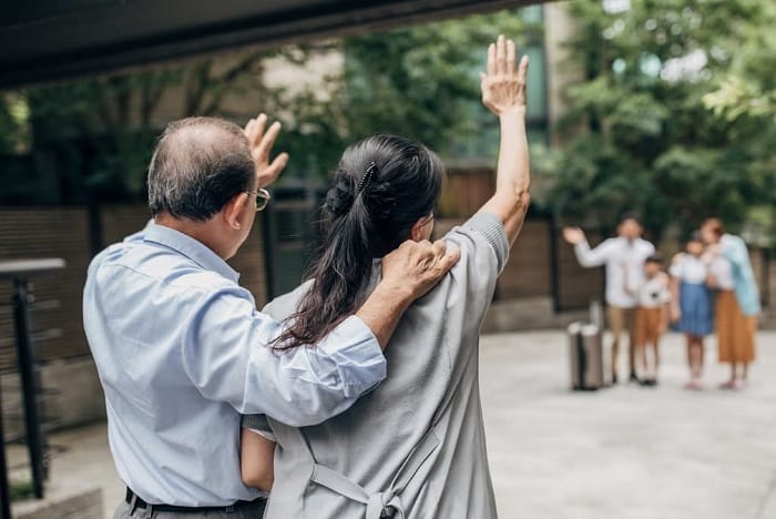 Người thân thăm lao động