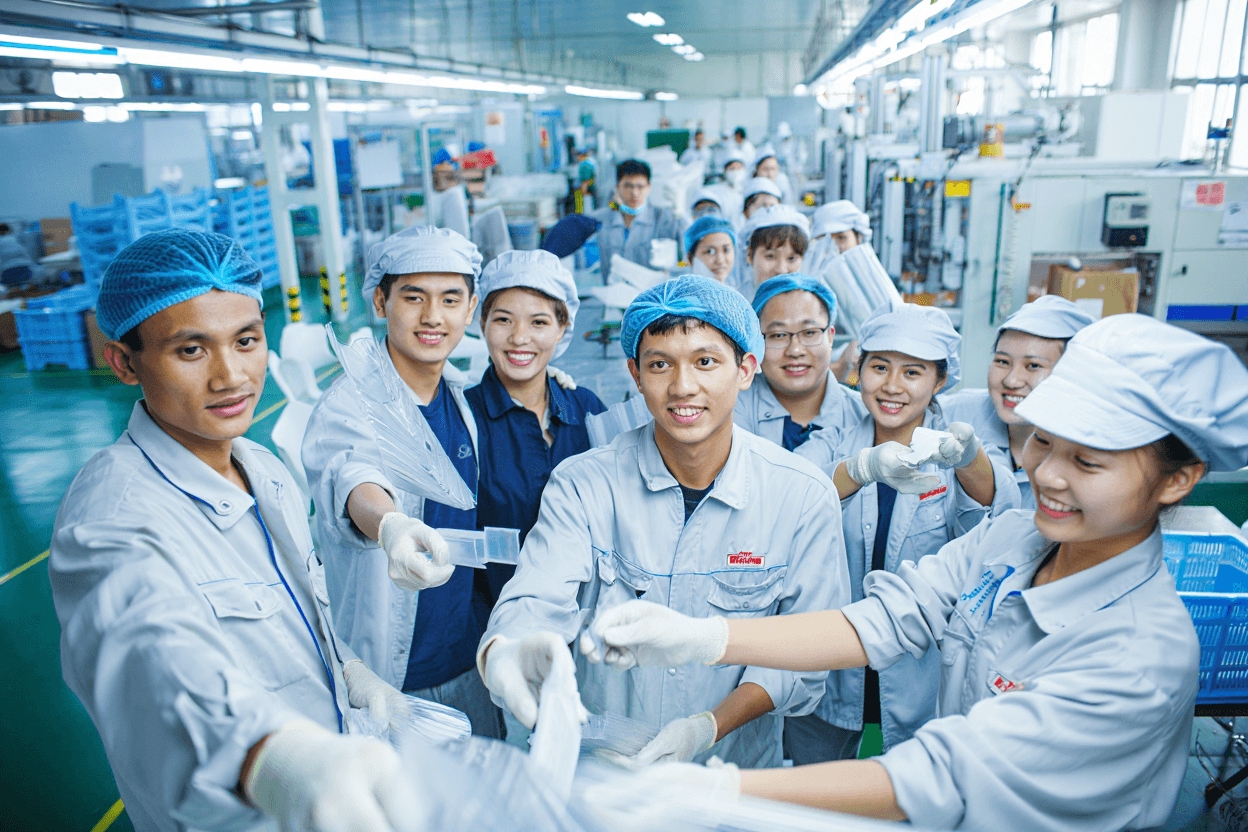 Tuyển 20 Nam Nữ Làm Sản Phẩm Nhựa Đài Trung